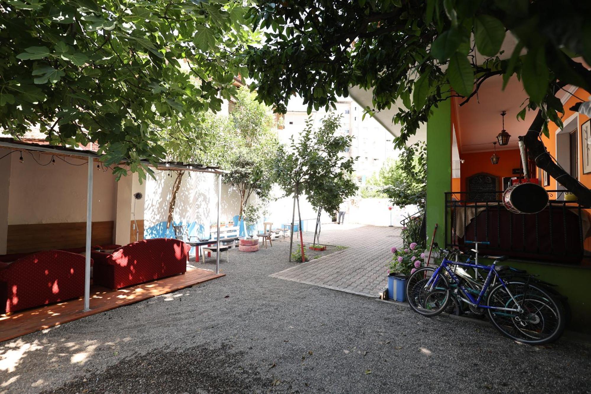 Hostel Osho Tirana Exterior foto