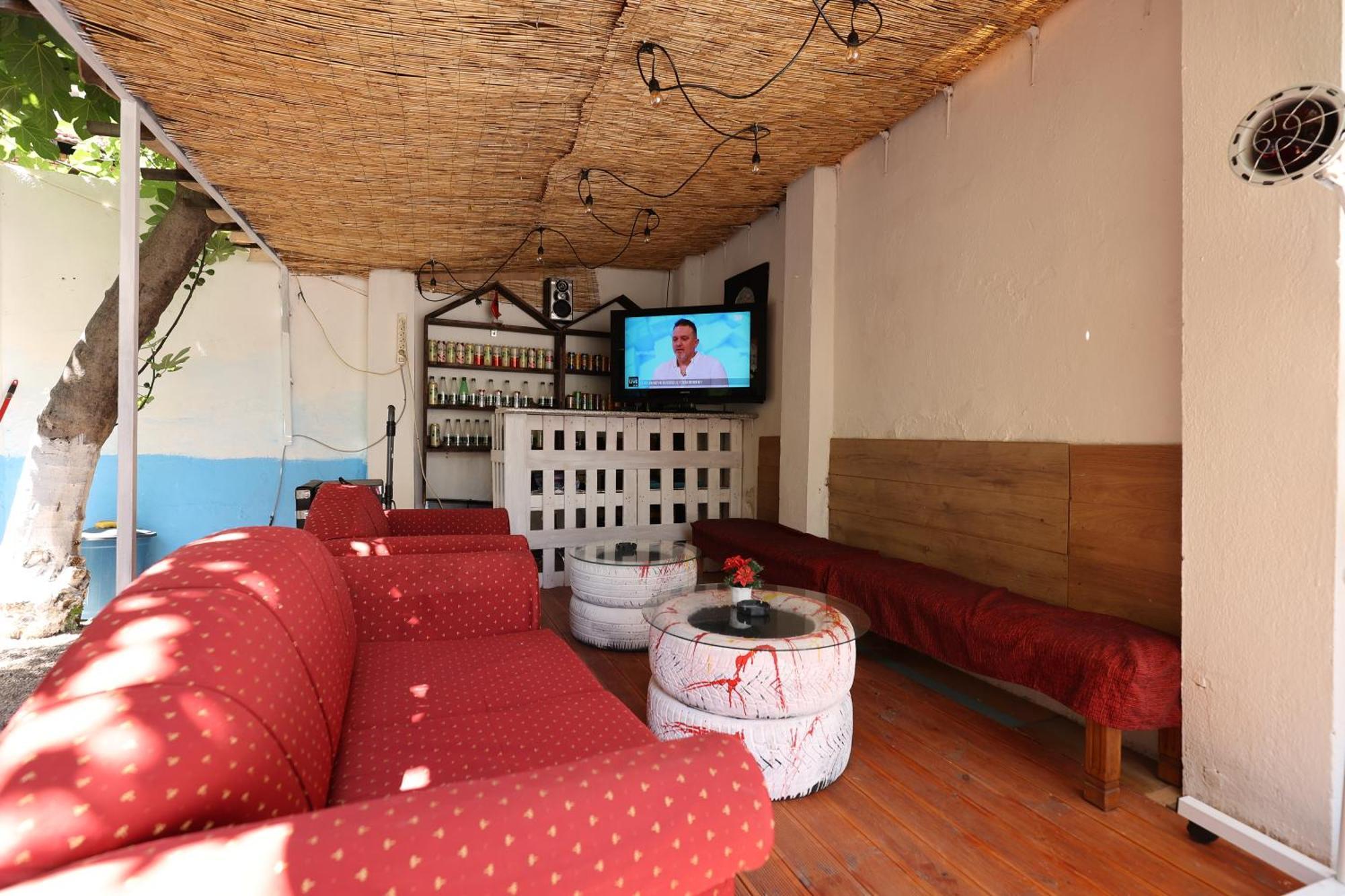 Hostel Osho Tirana Exterior foto