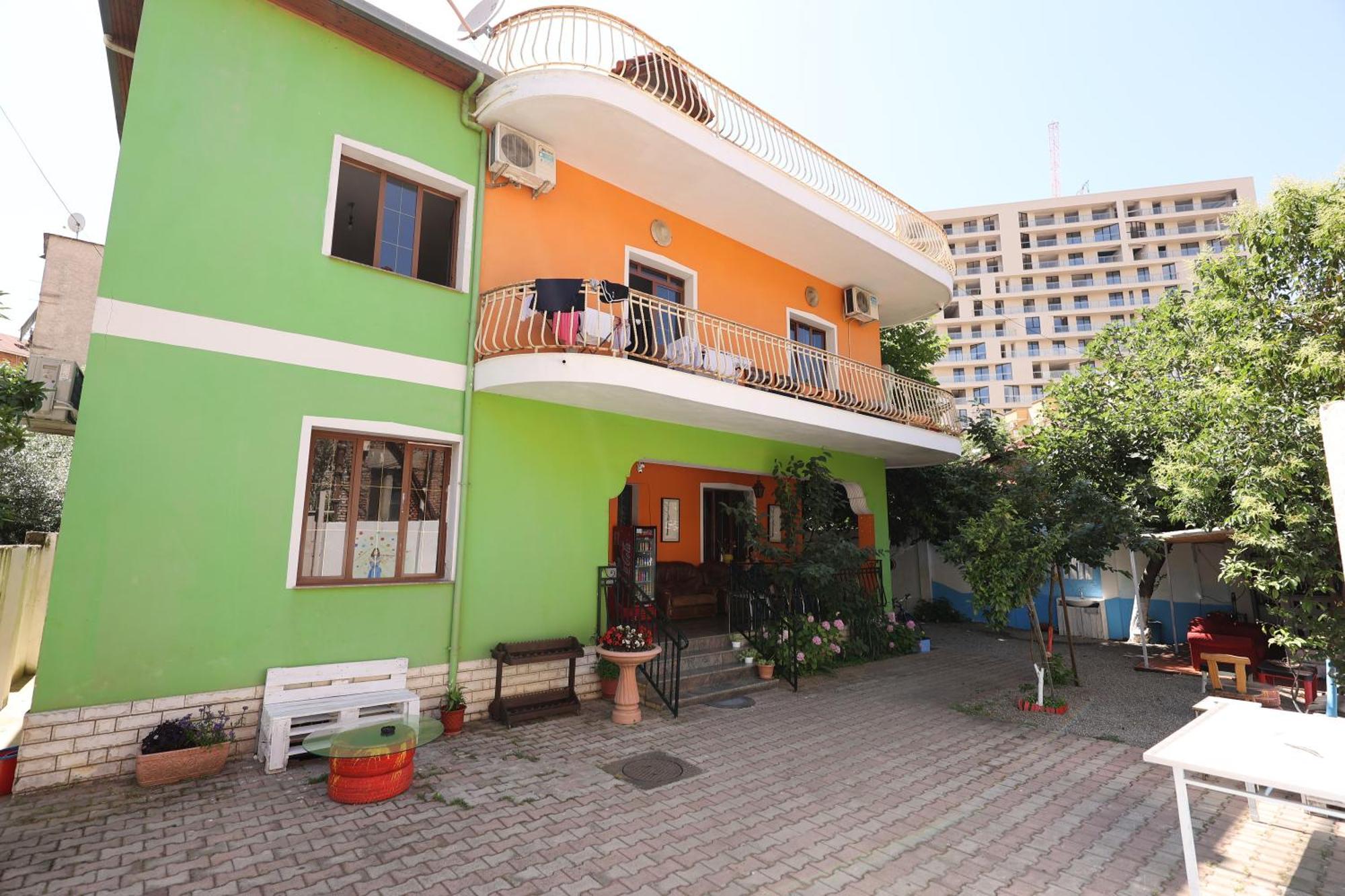 Hostel Osho Tirana Exterior foto