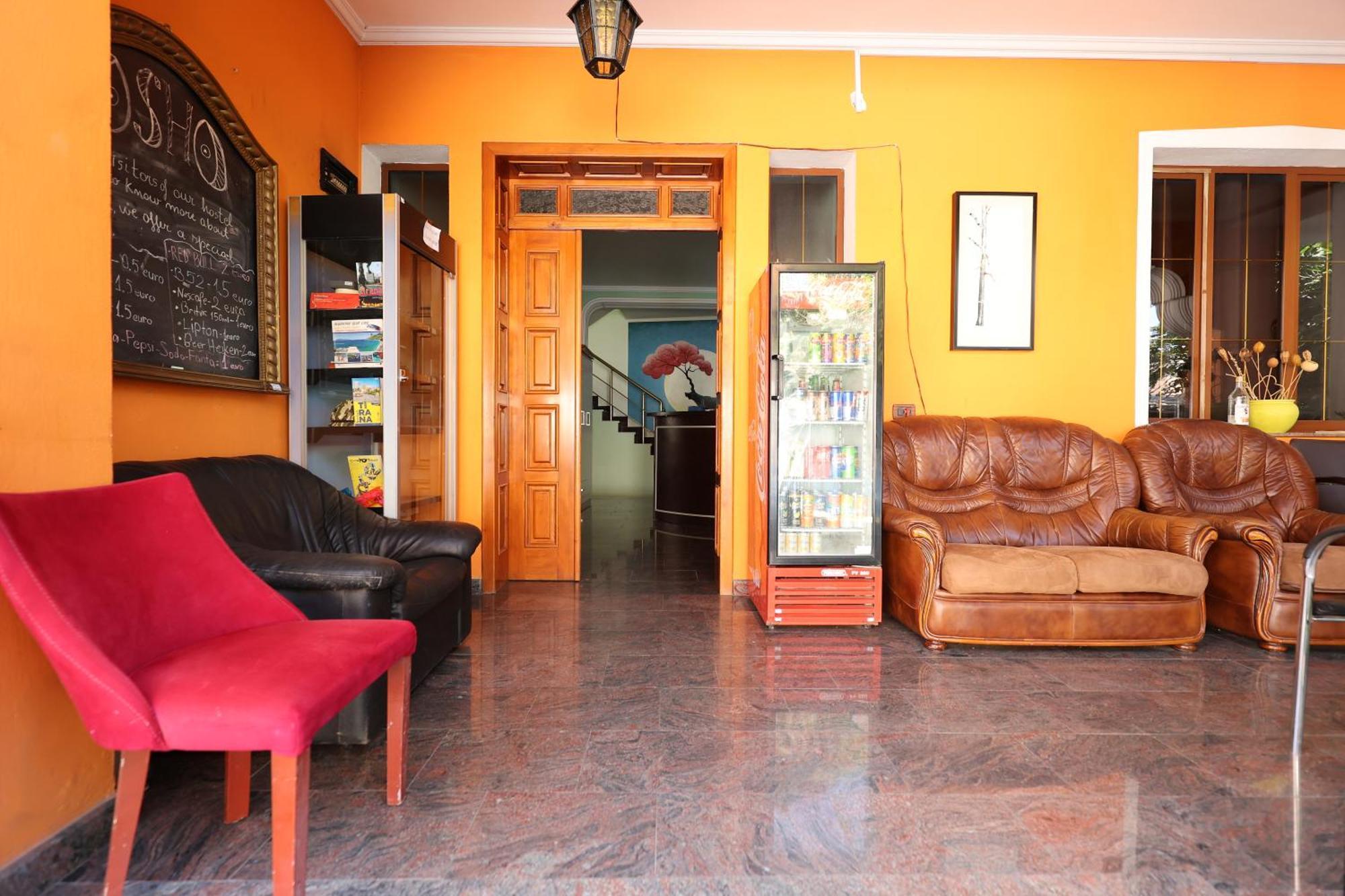 Hostel Osho Tirana Exterior foto